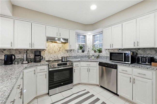 Building Photo - 4 Wendron Cir