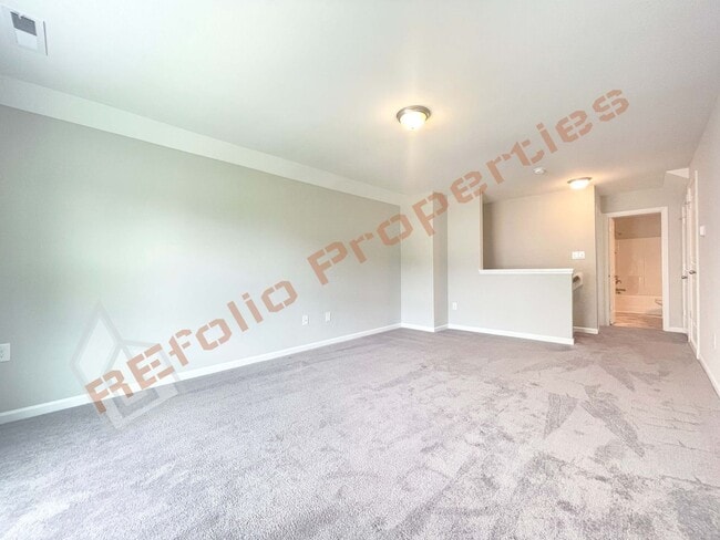 Building Photo - Beautiful Home with 4 Bedrooms, 3 Bathroom...