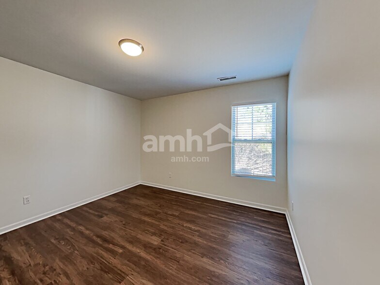 Building Photo - 423 Ganyard Farm Way