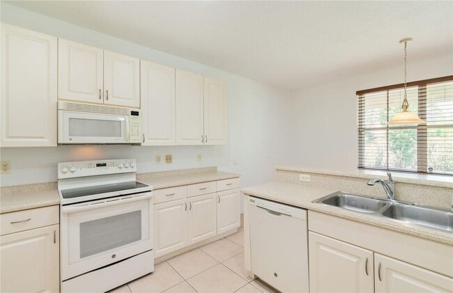 Building Photo - 1609 Sweetgum Terrace