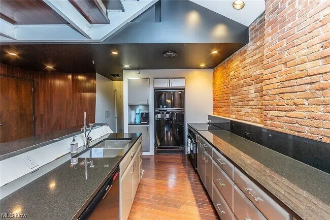 Building Photo - Cleveland, OH