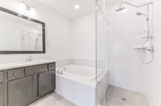 Building Photo - 10916 Keaton Landing Dr