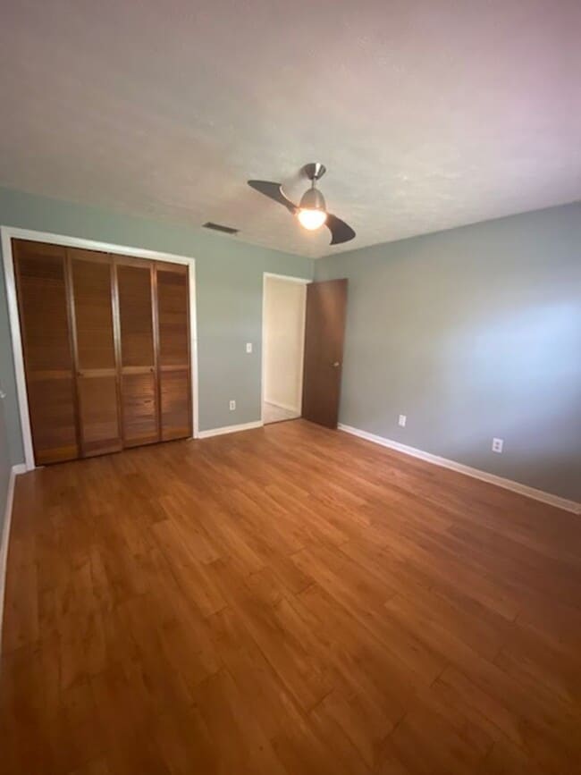 Building Photo - Brandon home available soon!