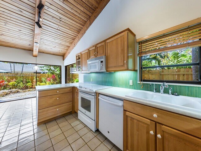 Building Photo - 9055 SW 78th Ct