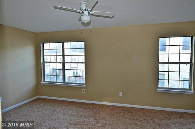 Building Photo - 10911 Postern Ct