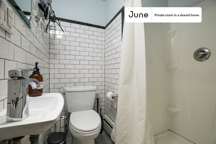 Building Photo - Room in Shared 4 bed/2 bath home in Upper East Side