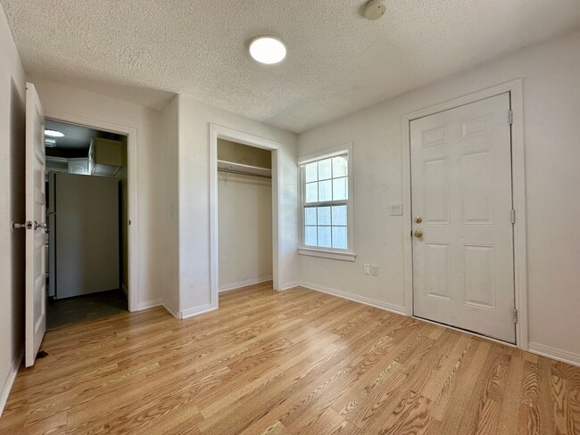 Building Photo - 7755 Mango Ave