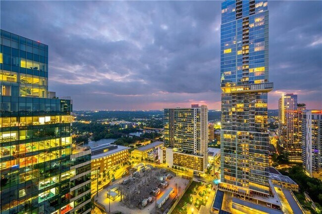 Building Photo - 360 Nueces St