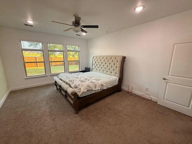 Building Photo - 325 Augusta Ct