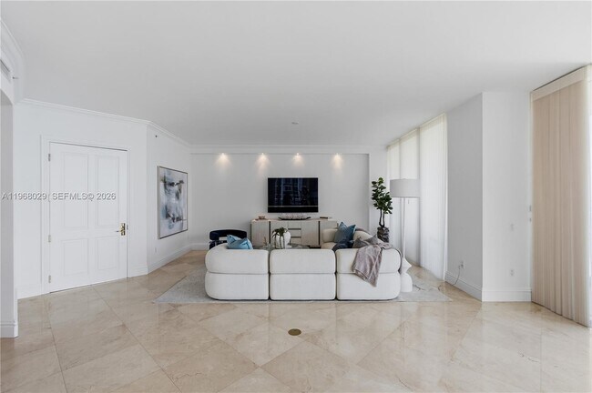 Building Photo - 10295 Collins Ave