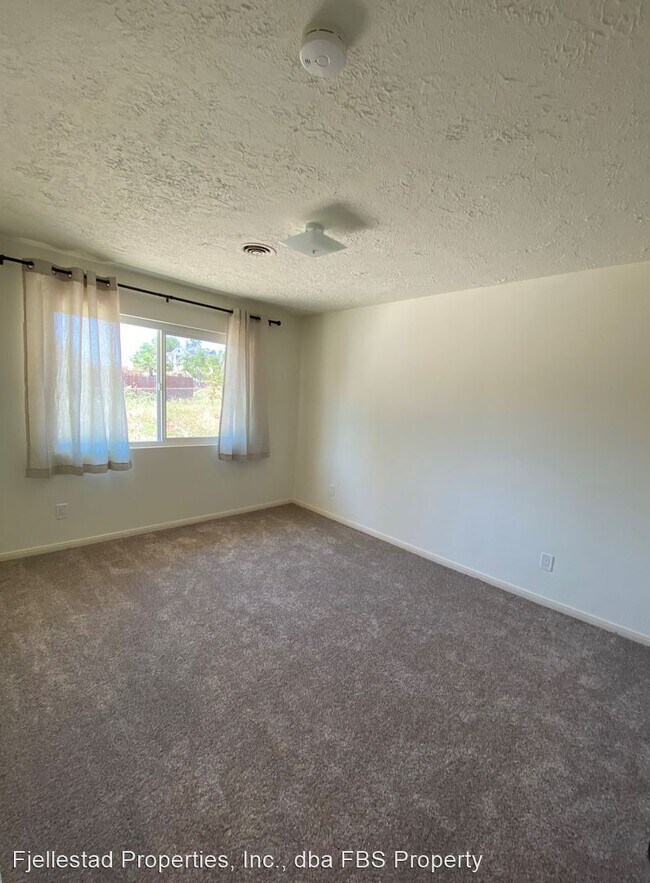 Building Photo - 4 br, 2 bath House - 13550 Adlai Lane