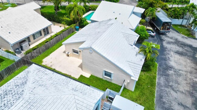 Building Photo - 6410 SW 112th Pl