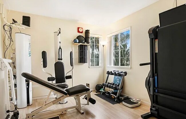 Building Photo - 43 Chapital