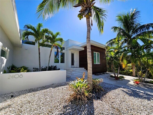 Building Photo - 2408 Nassau St