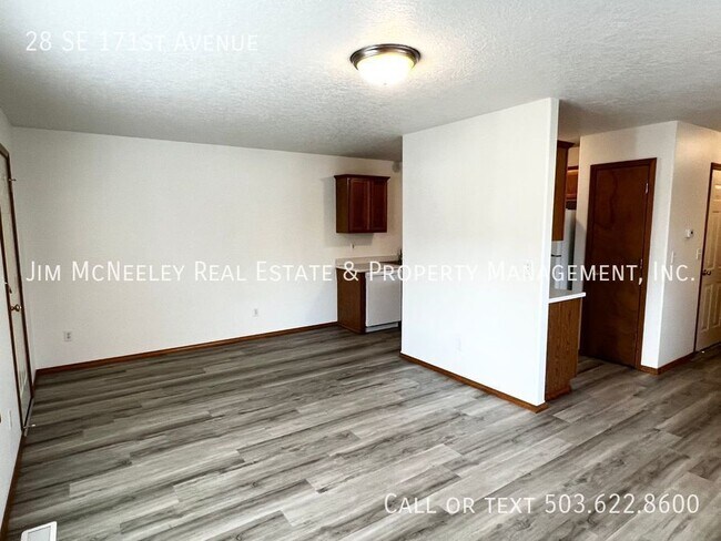 Building Photo - Nice 3 Bedroom Home