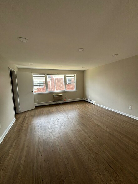 157 Elmwood Ave 2B - 165 Elmwood Ave