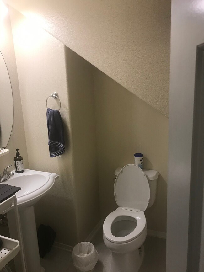 Building Photo - 1278 Flint Dr