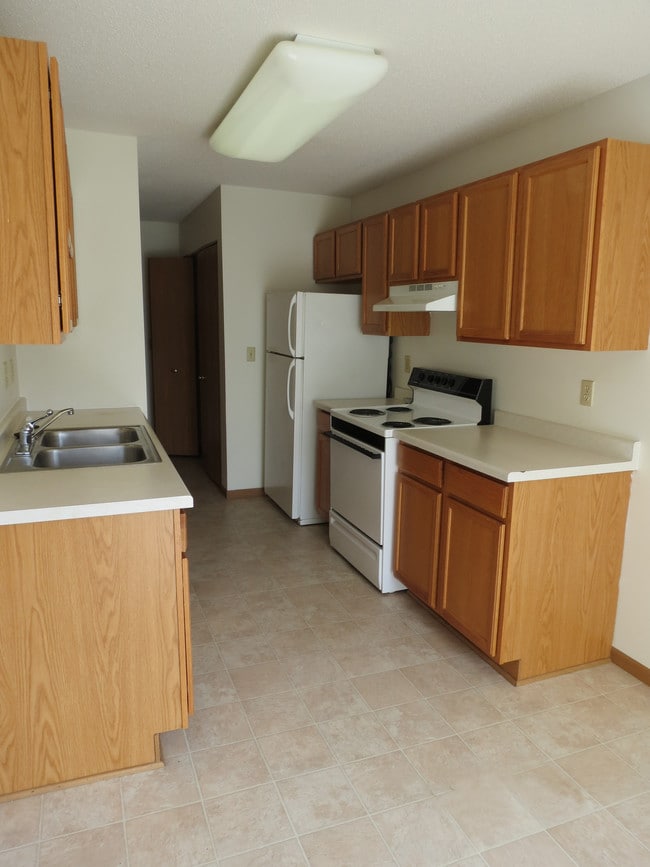 Building Photo - Brookstone Townhomes