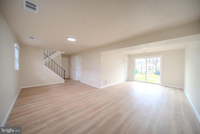 Building Photo - 11209 Caroline Ave