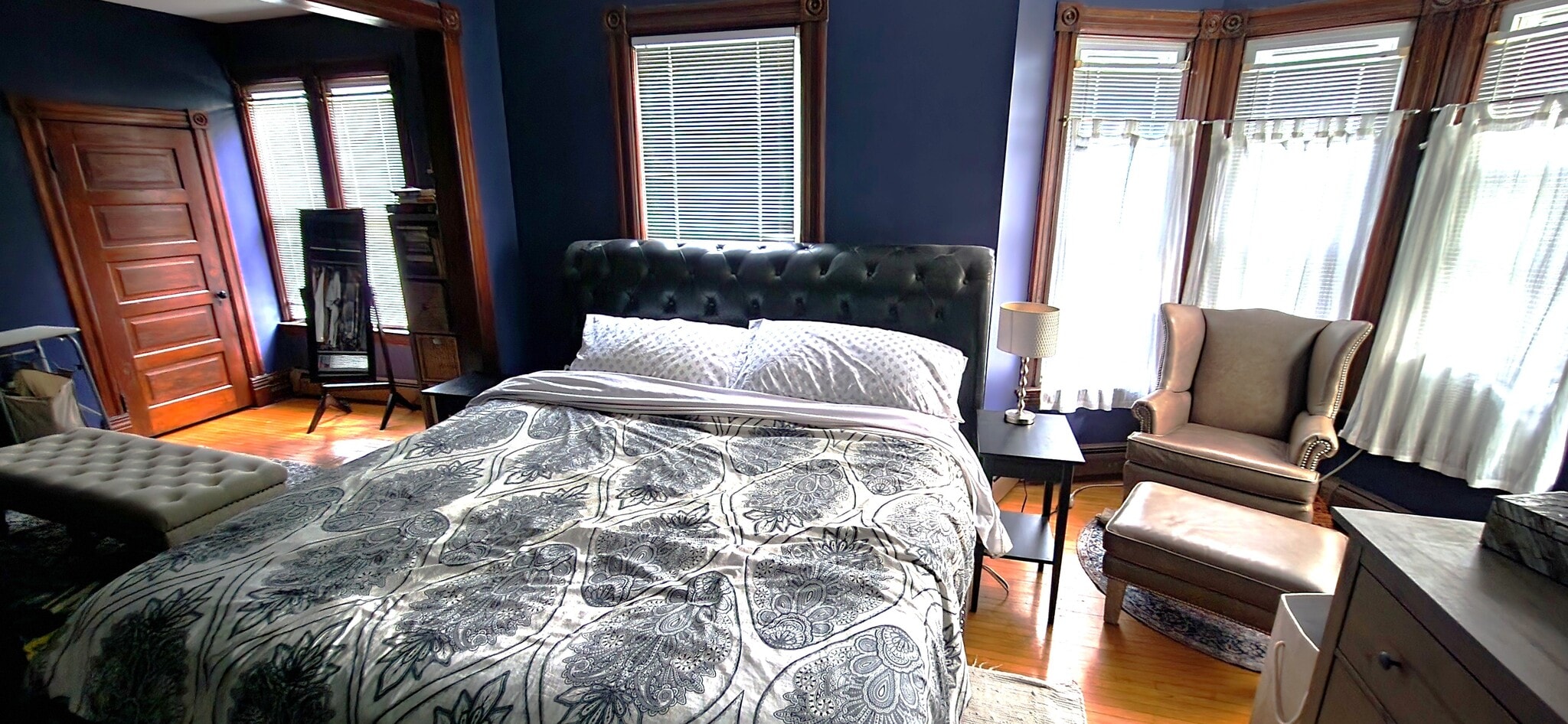 Building Photo - 900 Laurel Ave