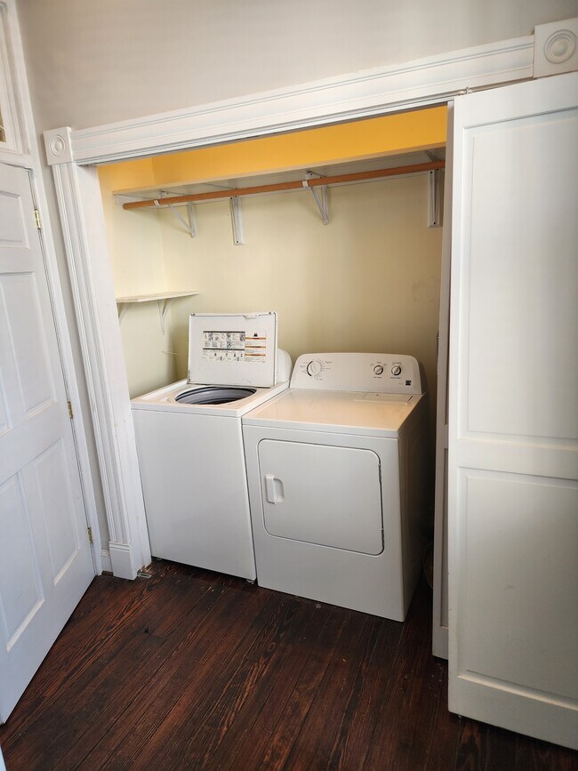 Building Photo - 436 Dinwiddie St