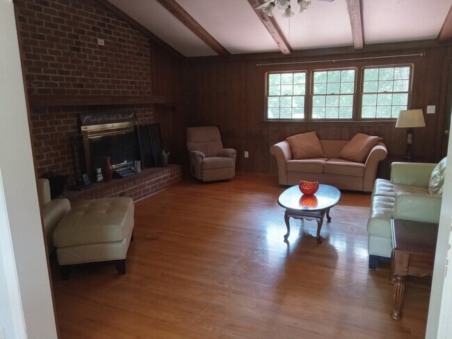 Building Photo - 6518 Alexander Dr