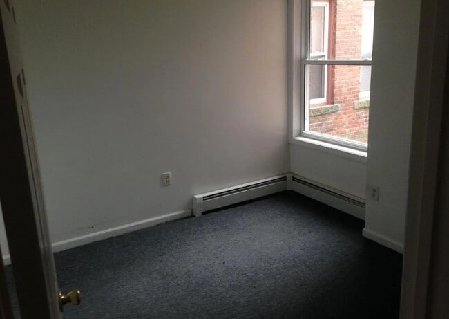 Building Photo - 105 A Williams St