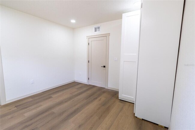 Building Photo - 14022 4th St