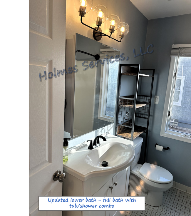 Building Photo - 619 S Gainsborough Ave