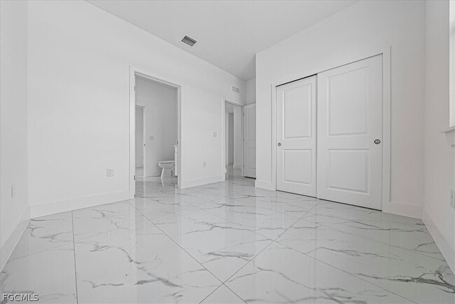 Building Photo - 3813 25th St SW