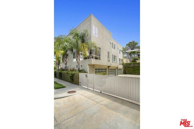 Building Photo - 2024 Allesandro St