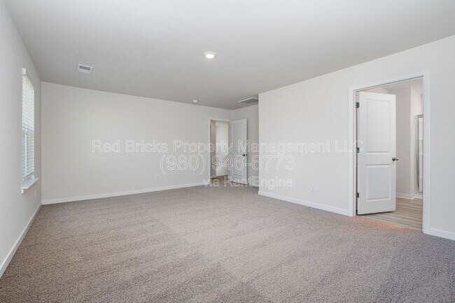 Building Photo - 142 Rustling Waters Dr