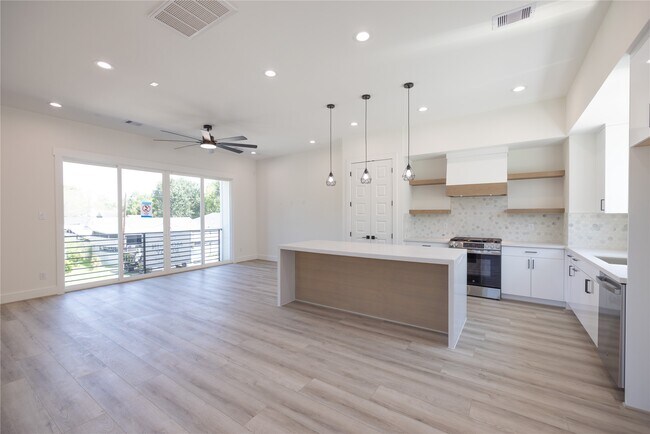 Building Photo - 4104 Alice St