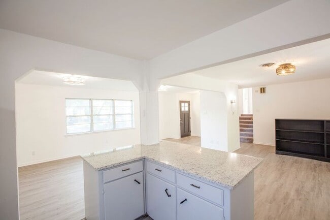 Building Photo - 3503 Loganwood Dr