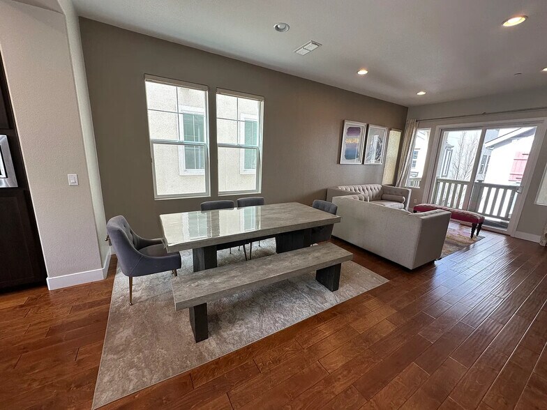 Building Photo - 38024 Luma Ter