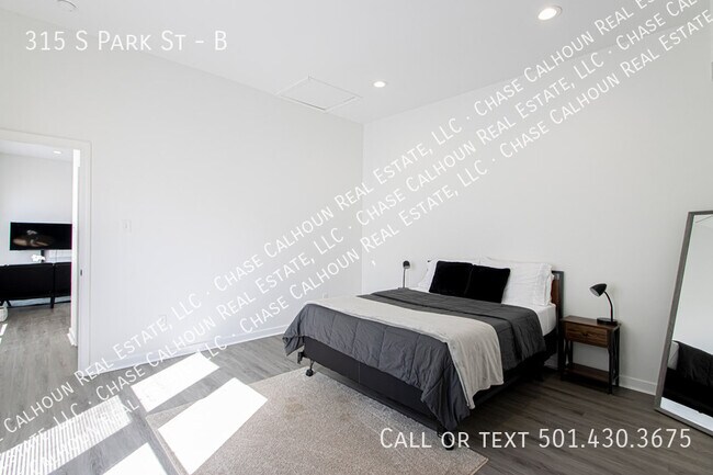Building Photo - 315 S Park St