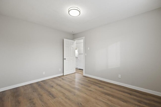 Building Photo - 920 W Entiat Ave