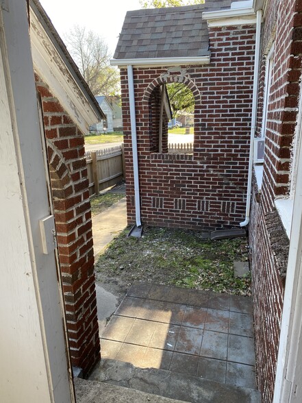 Building Photo - 517 N G St