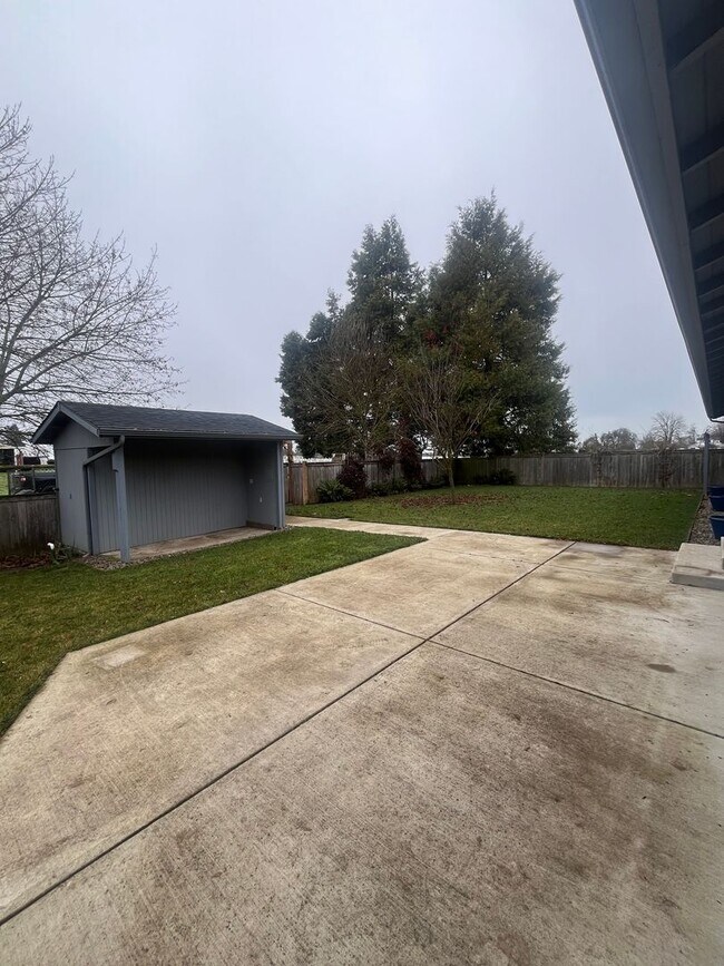 Building Photo - 3-Bedroom 2-Bathroom home in Coburg