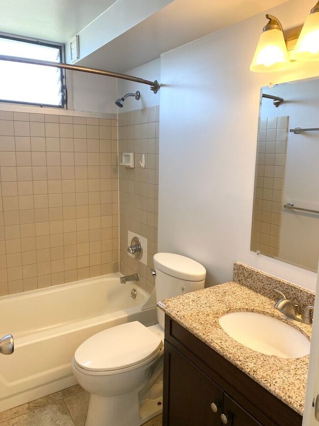 Building Photo - Century Park Plaza - 2 bedroom 2 bathroom ...