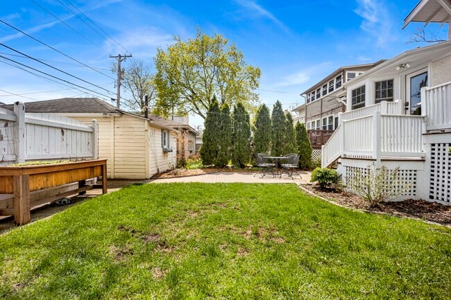 Building Photo - 636 S Euclid Ave