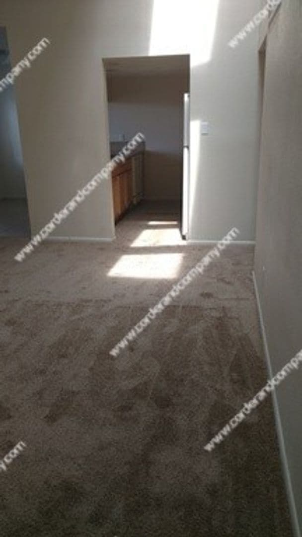 Building Photo - Beautiful Upstairs Condo, Spacious 2 Bedroom 1.5 Bathroom and 928 Sq Ft. In Nice Community, The P...