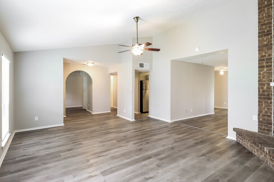 Building Photo - 1702 Clark Trail