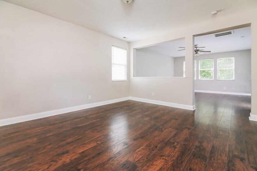 Building Photo - 133 Smart Ct