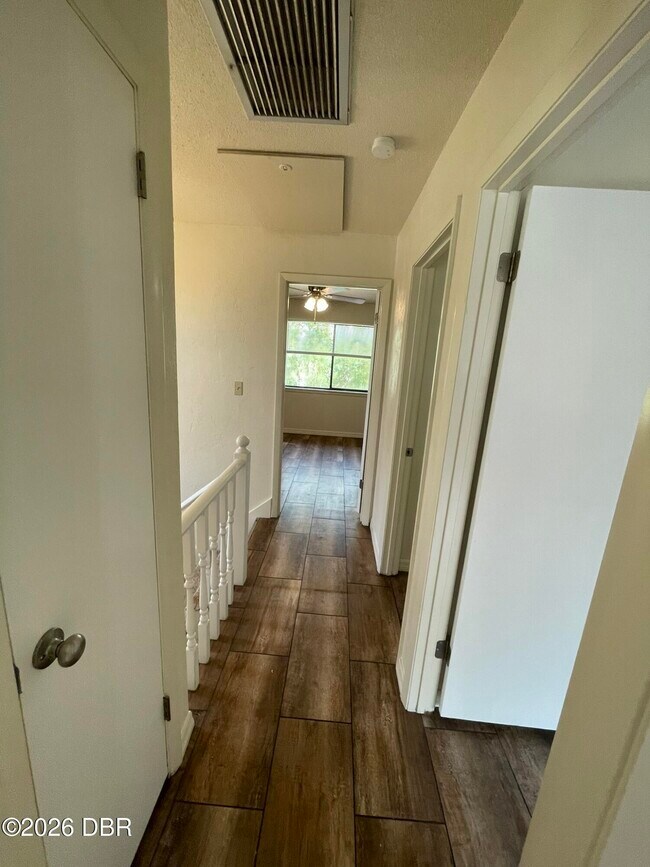 Building Photo - 1 Fair Oaks Cir