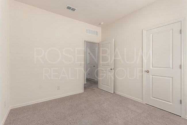 Building Photo - 47662 W Mellen Ln