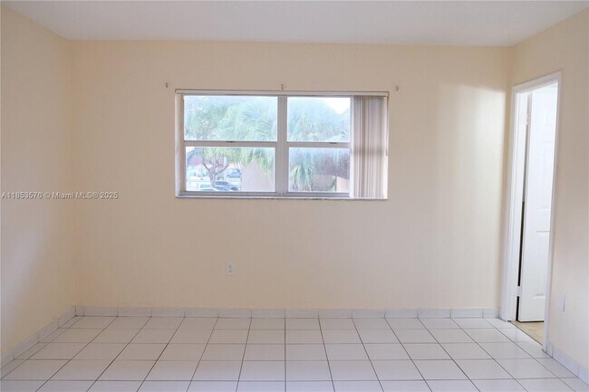 Building Photo - 9962 SW 88th St