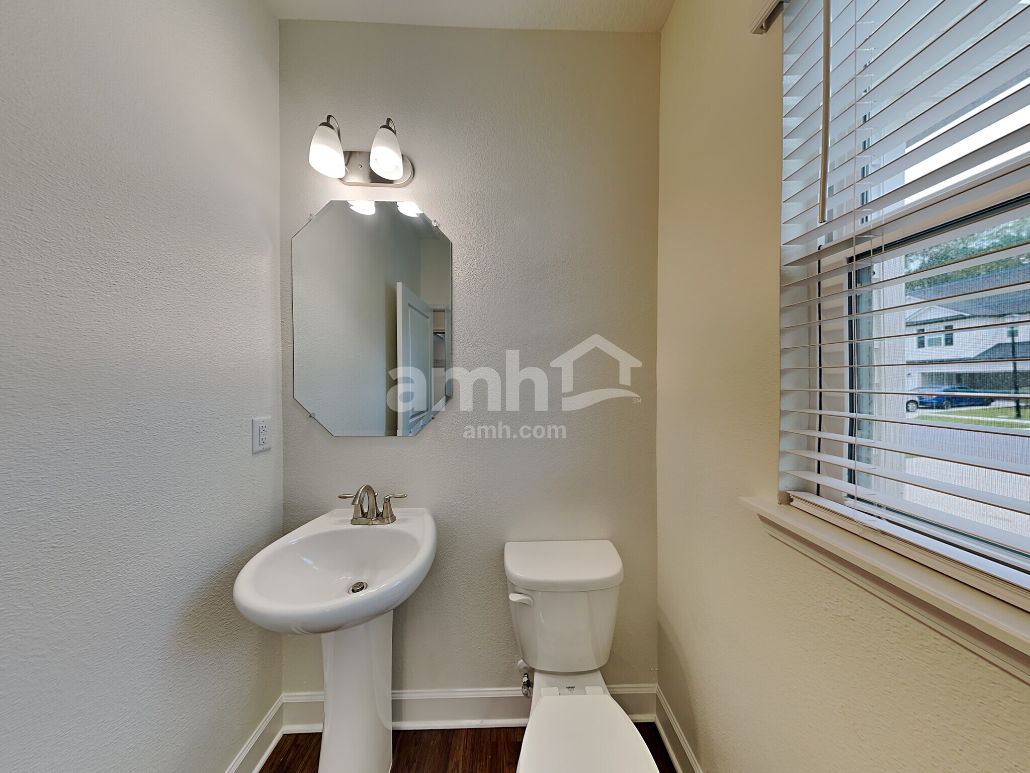 Building Photo - 430 Sandstone Dr