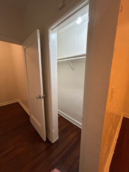 Building Photo - 1523 N McCadden Pl