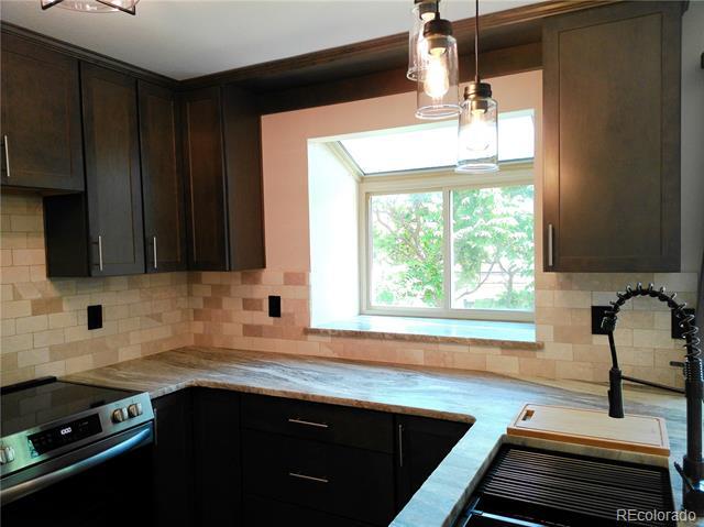 Building Photo - 6815 Ravencrest Dr